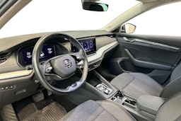 harmaa Skoda Octavia 2021 kuva 3.