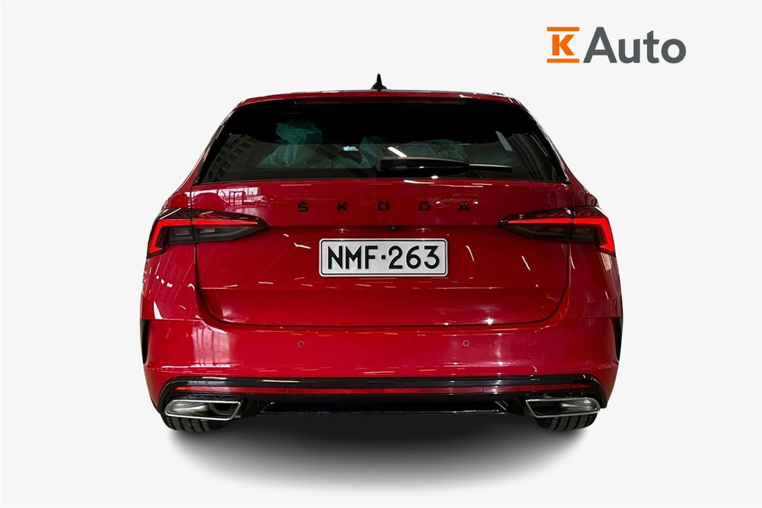 punainen Skoda Octavia 2021 kuva 3.