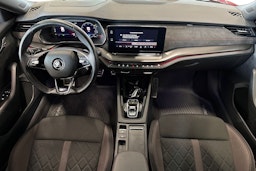 punainen Skoda Octavia 2021 kuva 9.
