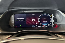 punainen Skoda Octavia 2021 kuva 17.