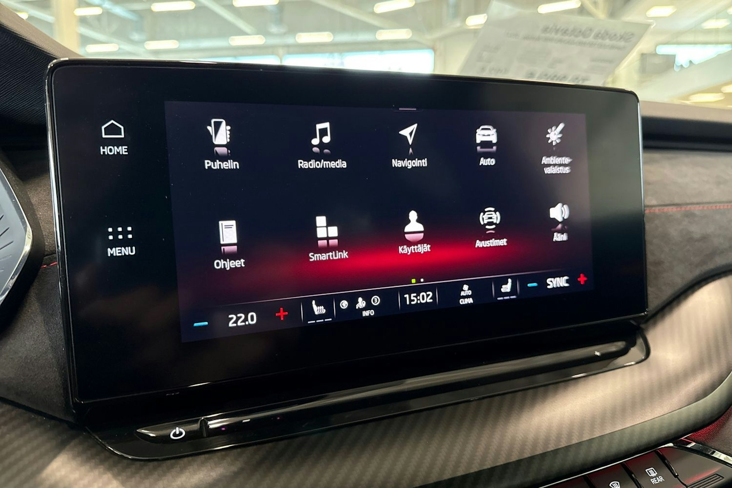 punainen Skoda Octavia 2021 kuva 19.