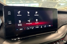 punainen Skoda Octavia 2021 kuva 20.