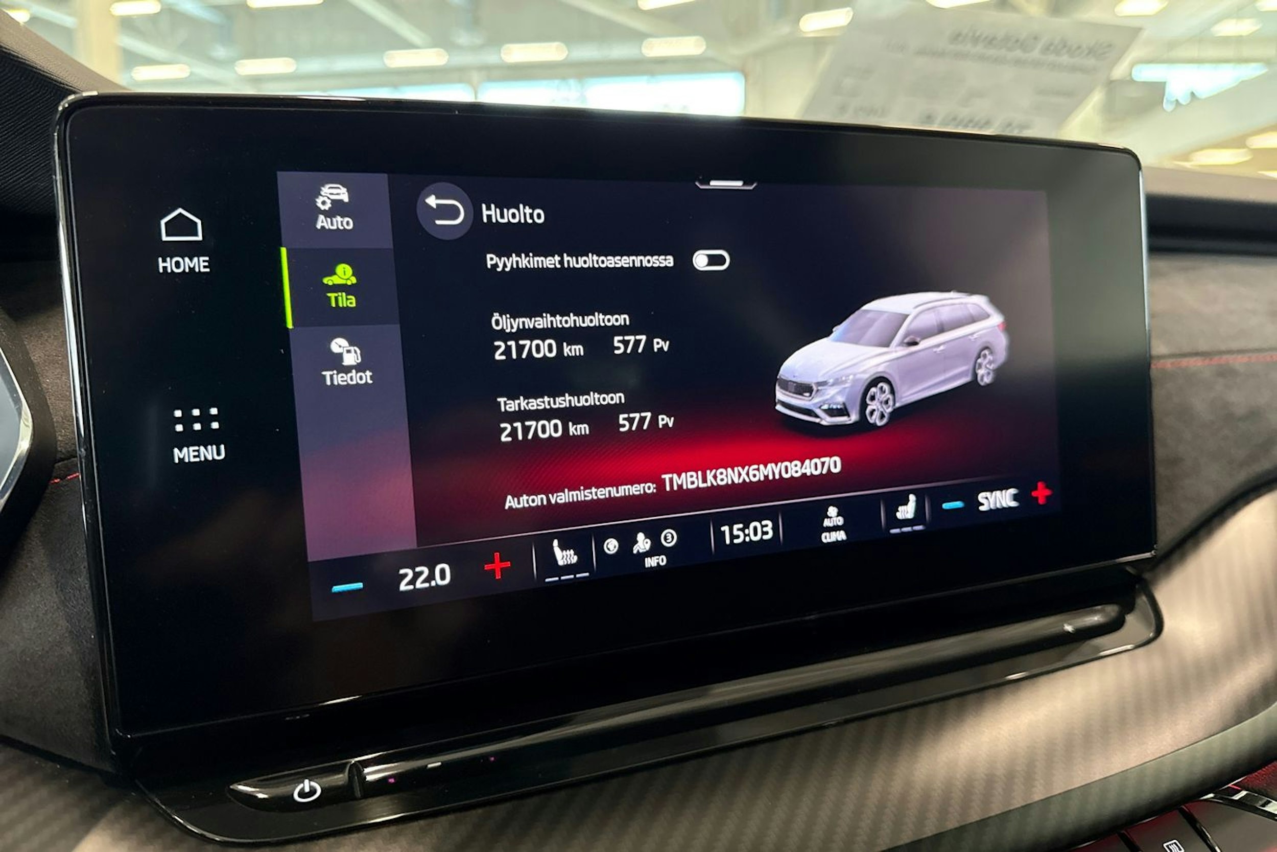 punainen Skoda Octavia 2021 kuva 21.