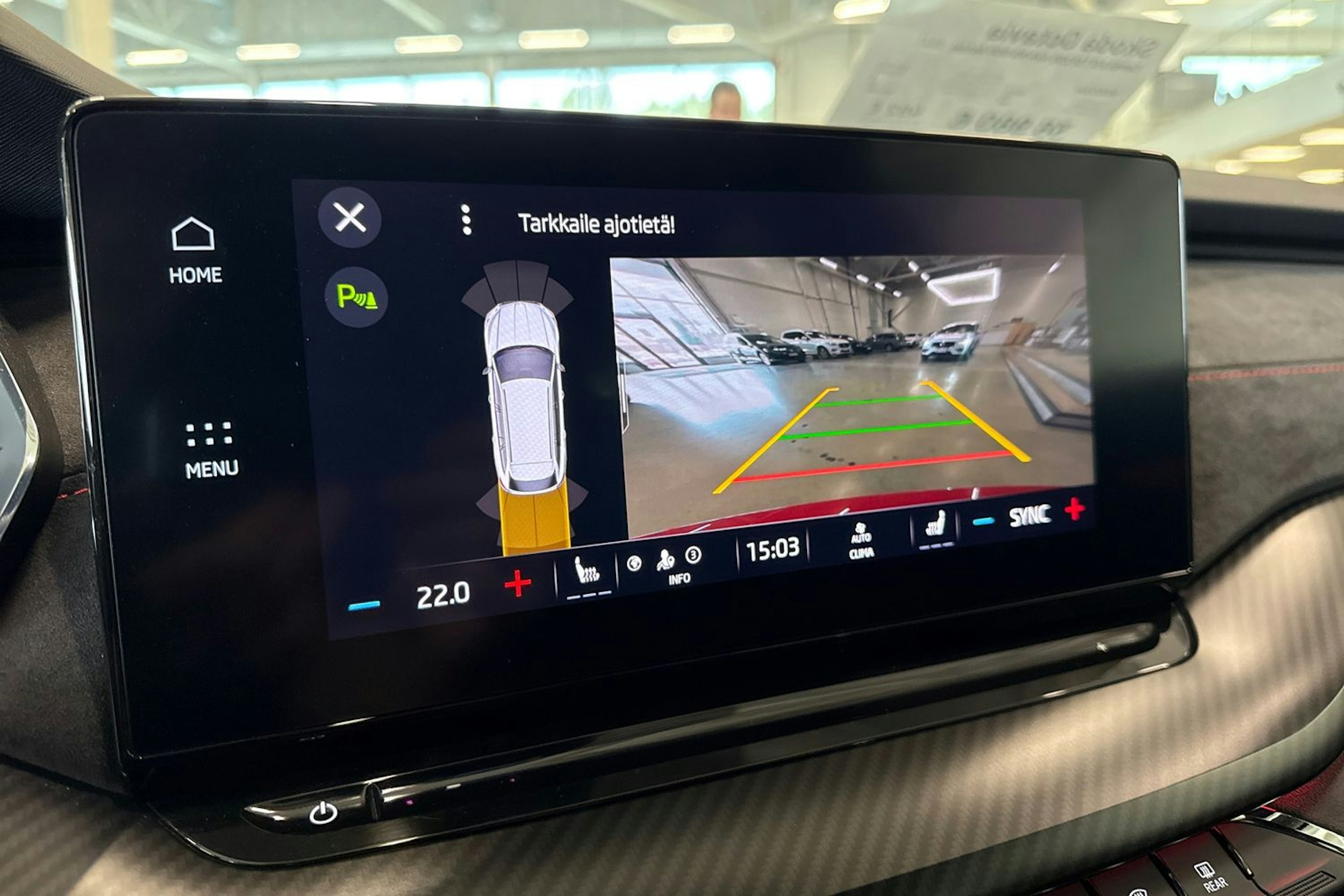 punainen Skoda Octavia 2021 kuva 22.