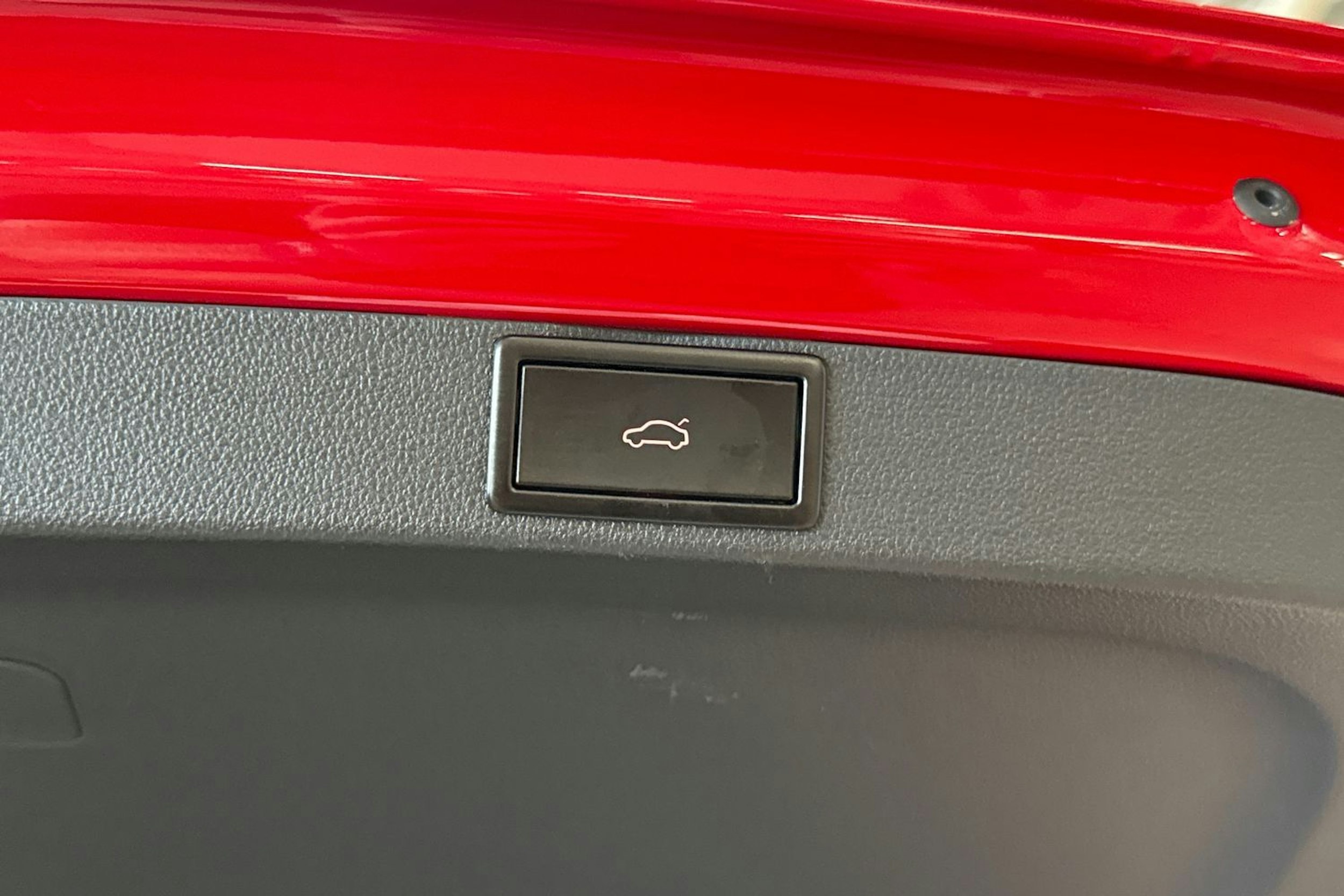 punainen Skoda Octavia 2021 kuva 26.
