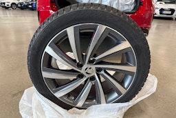 punainen Skoda Octavia 2021 kuva 27.