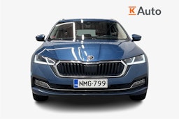 sininen Skoda Octavia 2021 kuva 5.