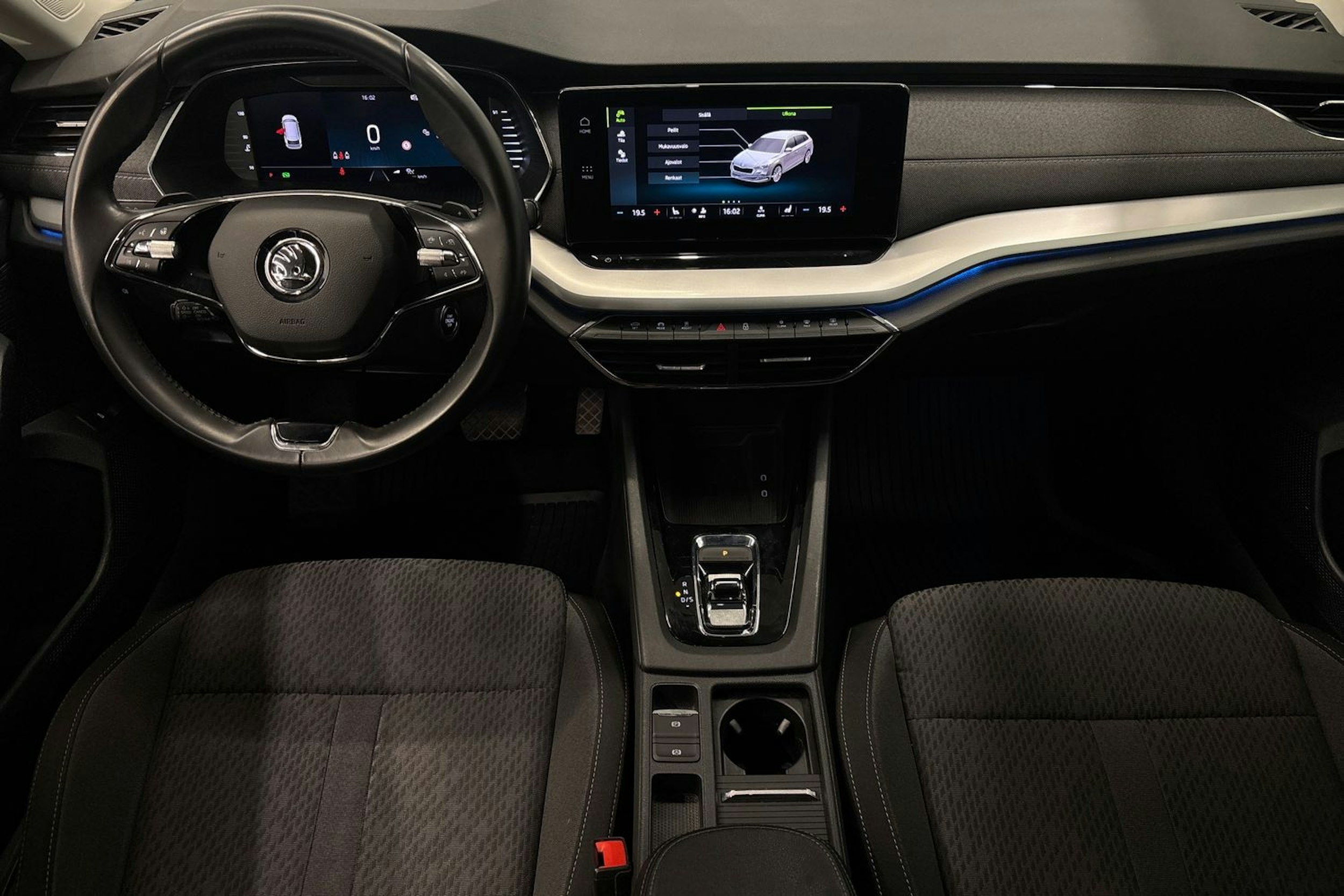 sininen Skoda Octavia 2021 kuva 9.