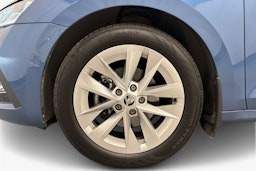 sininen Skoda Octavia 2021 kuva 11.