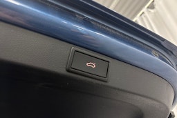 sininen Skoda Octavia 2021 kuva 19.