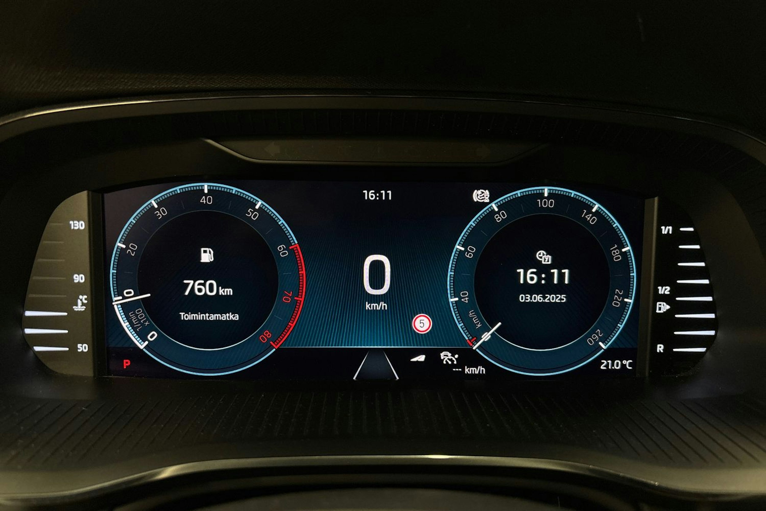 sininen Skoda Octavia 2021 kuva 20.