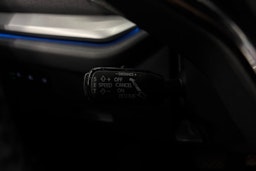 sininen Skoda Octavia 2021 kuva 26.