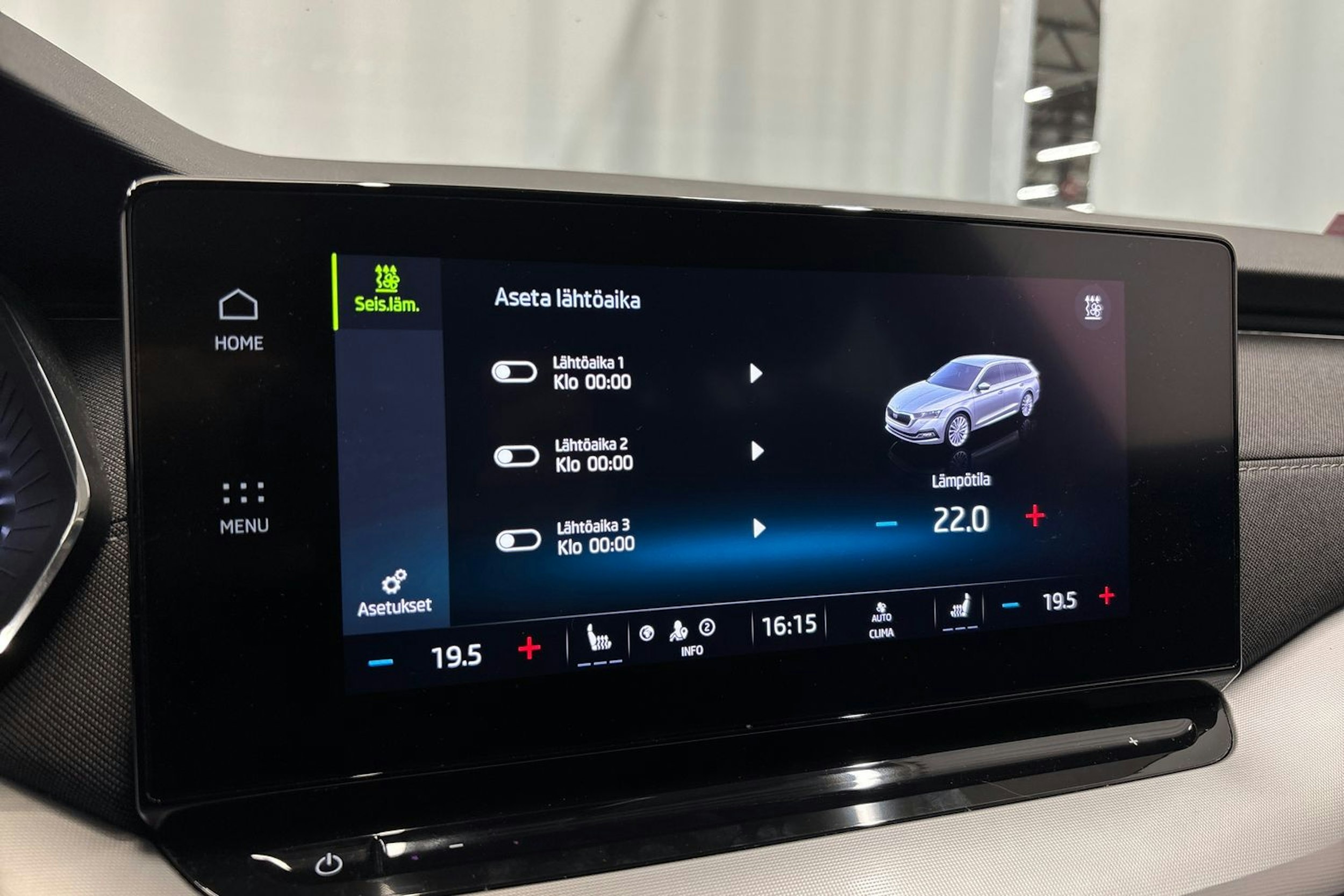 sininen Skoda Octavia 2021 kuva 29.