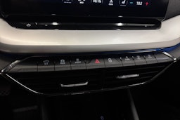 sininen Skoda Octavia 2021 kuva 33.