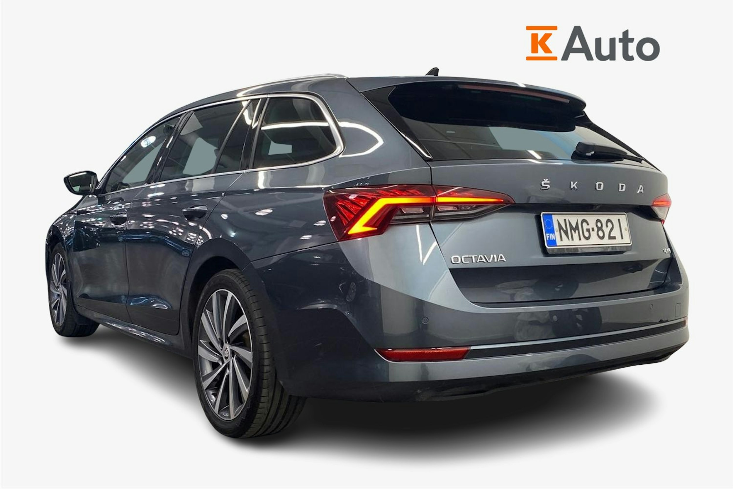 Harmaa Skoda OCTAVIA 2021 kuva 2.