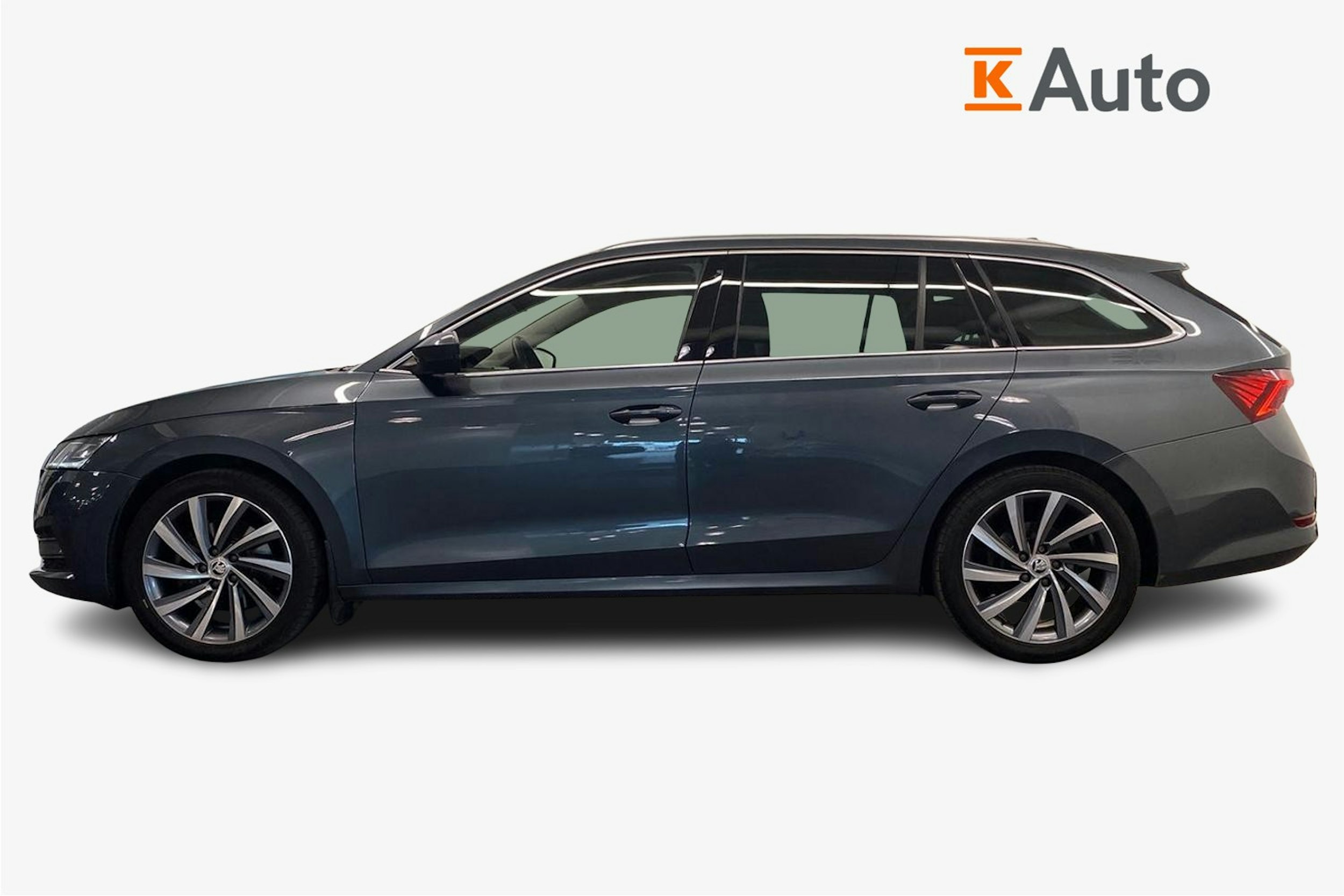 Harmaa Skoda OCTAVIA 2021 kuva 6.