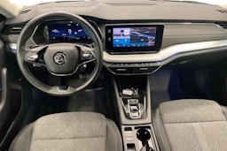 Harmaa Skoda OCTAVIA 2021 kuva 9.