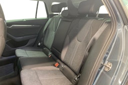 Harmaa Skoda OCTAVIA 2021 kuva 10.