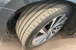 Harmaa Skoda OCTAVIA 2021 kuva 14.