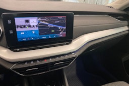 Harmaa Skoda OCTAVIA 2021 kuva 21.