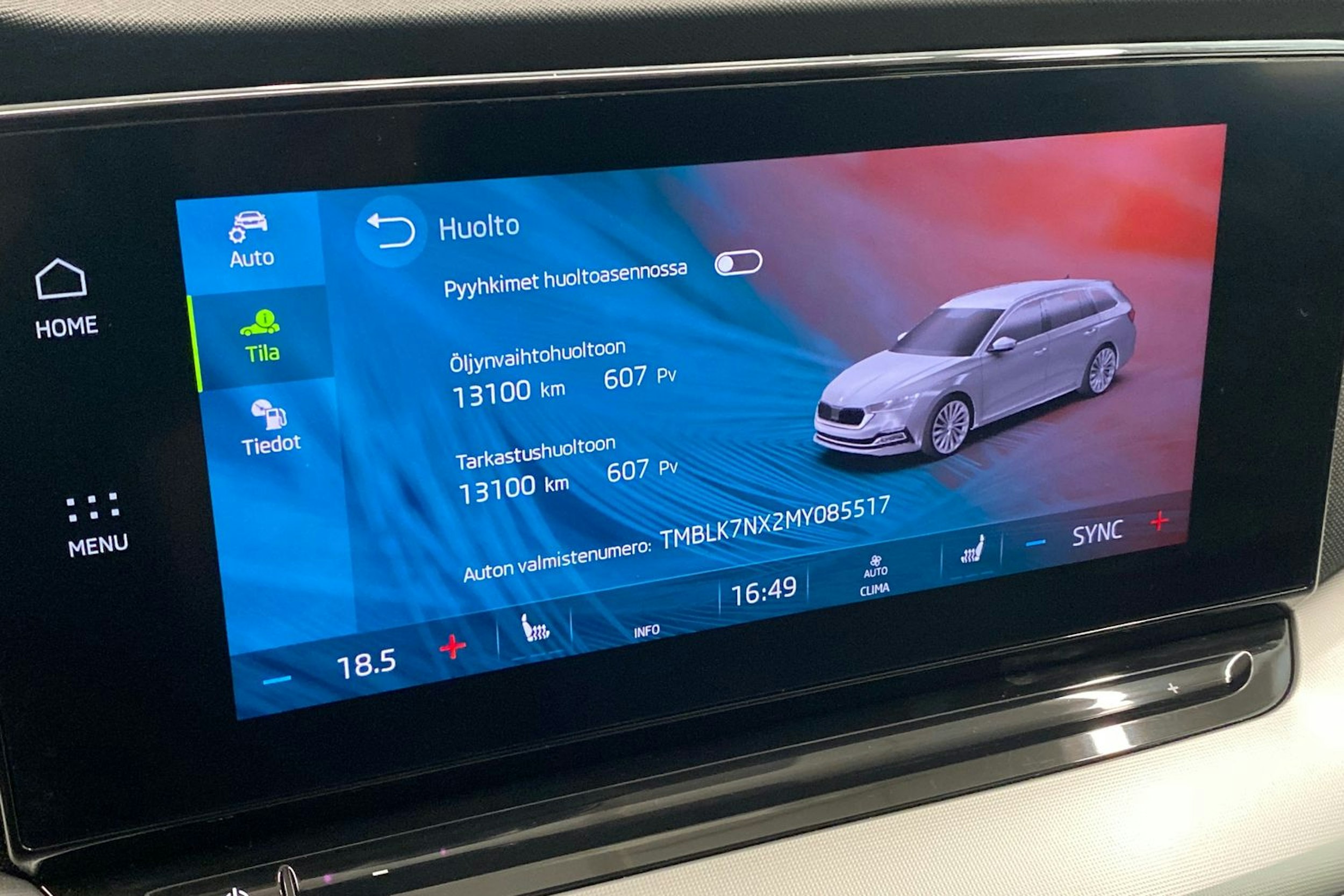 Harmaa Skoda OCTAVIA 2021 kuva 24.