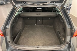Harmaa Skoda OCTAVIA 2021 kuva 34.
