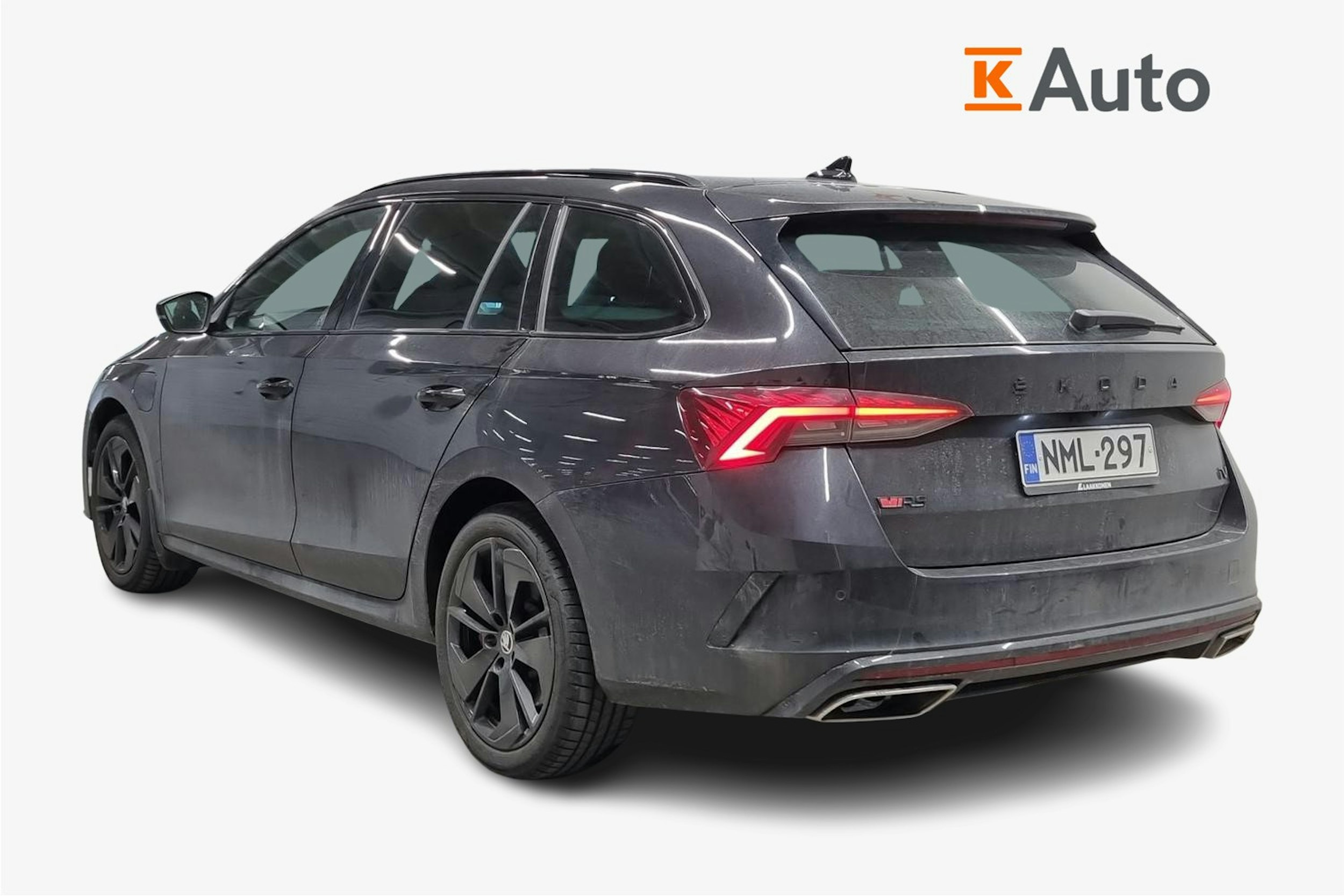 musta Skoda Octavia 2021 kuva 2.