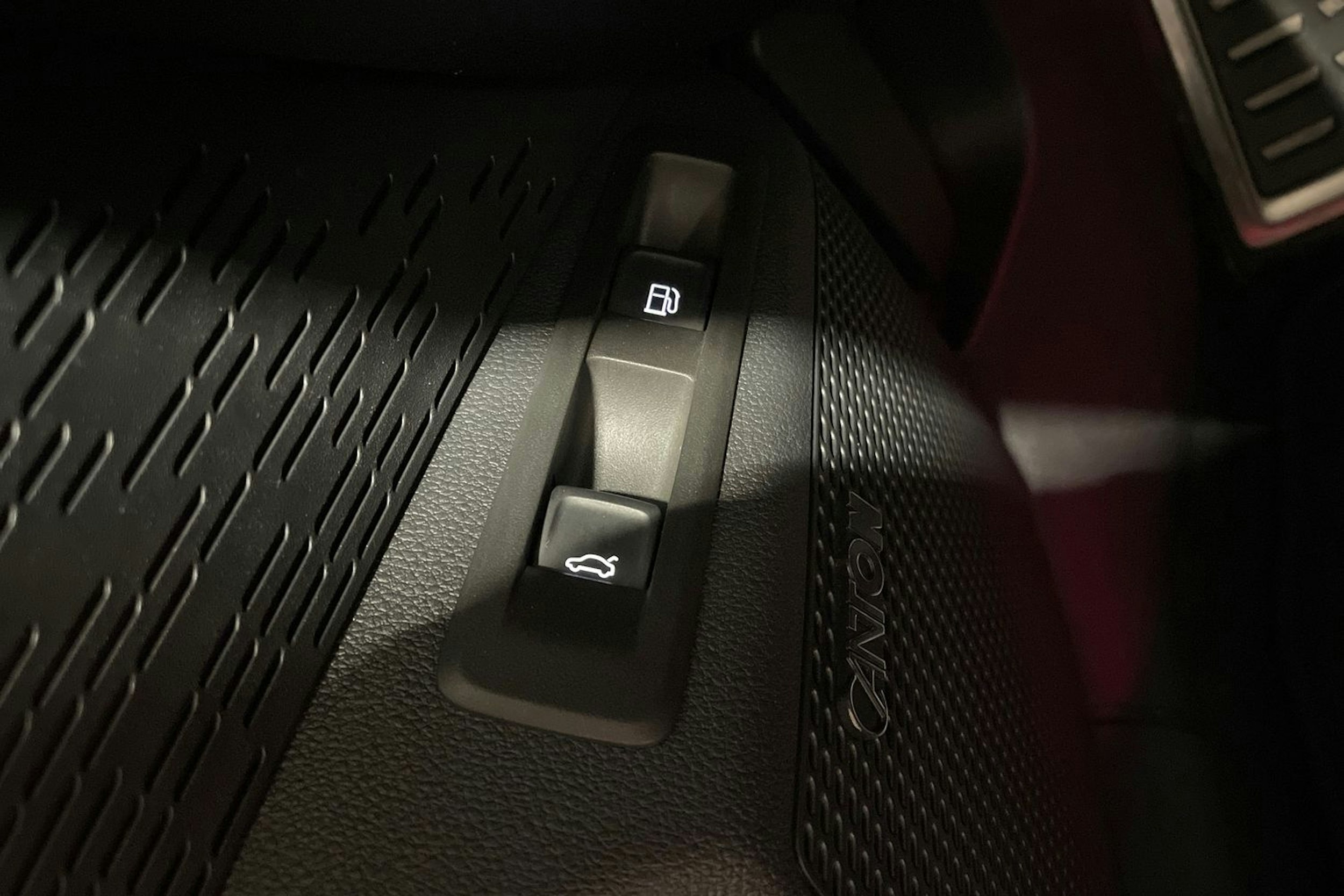 musta Skoda Octavia 2021 kuva 22.