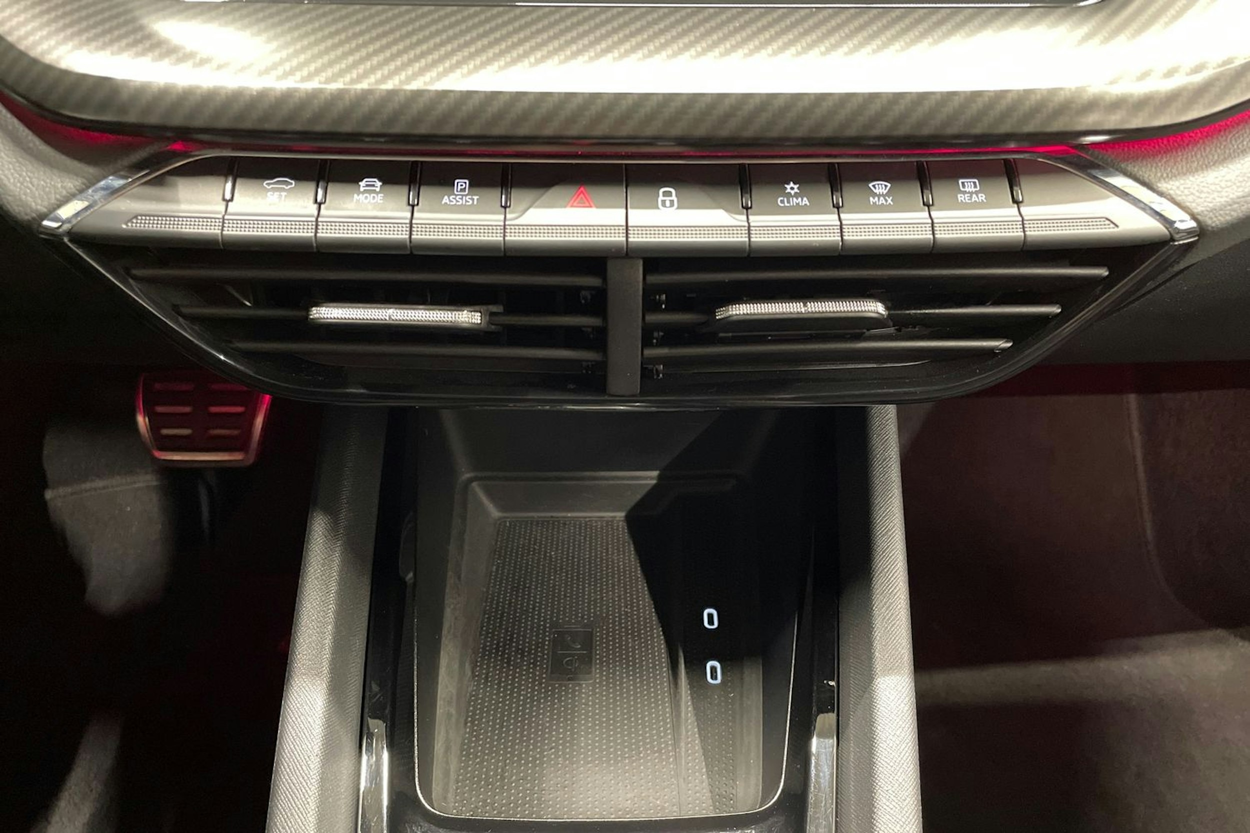 musta Skoda Octavia 2021 kuva 25.