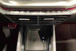 musta Skoda Octavia 2021 kuva 25.