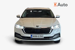 Valkoinen Skoda Octavia 2021 kuva 4.