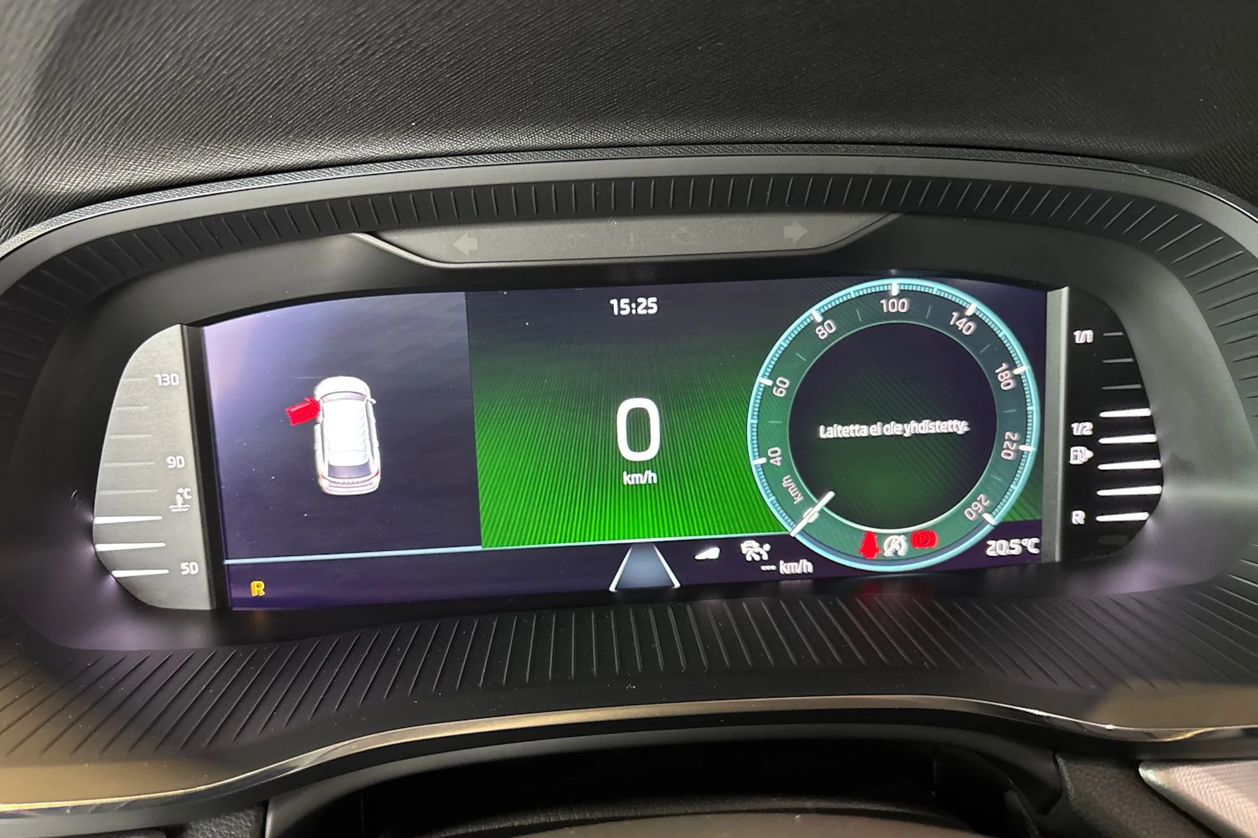 Valkoinen Skoda Octavia 2021 kuva 13.
