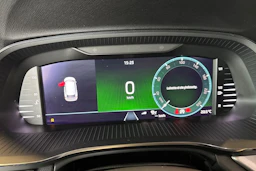 Valkoinen Skoda Octavia 2021 kuva 13.