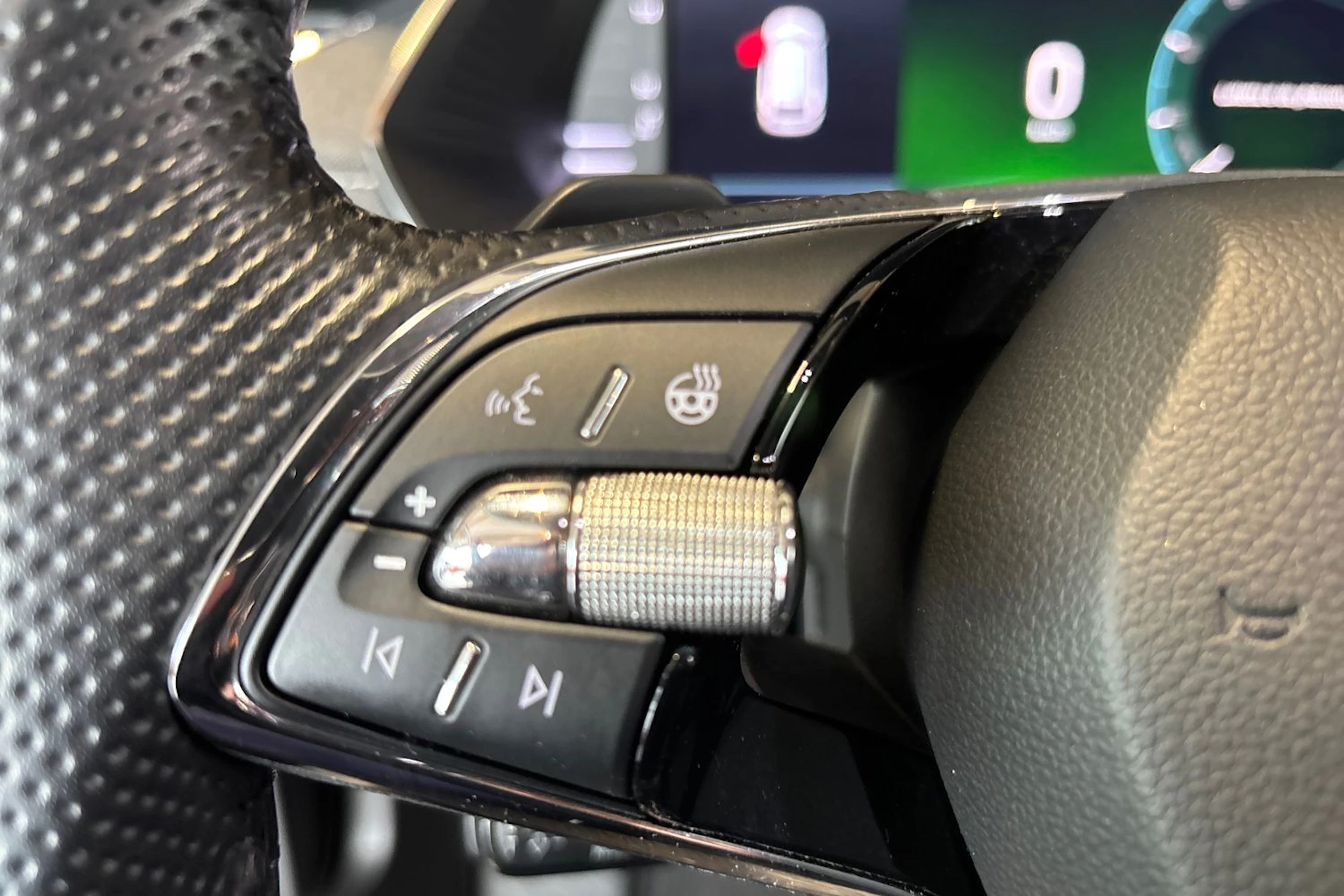 Valkoinen Skoda Octavia 2021 kuva 16.