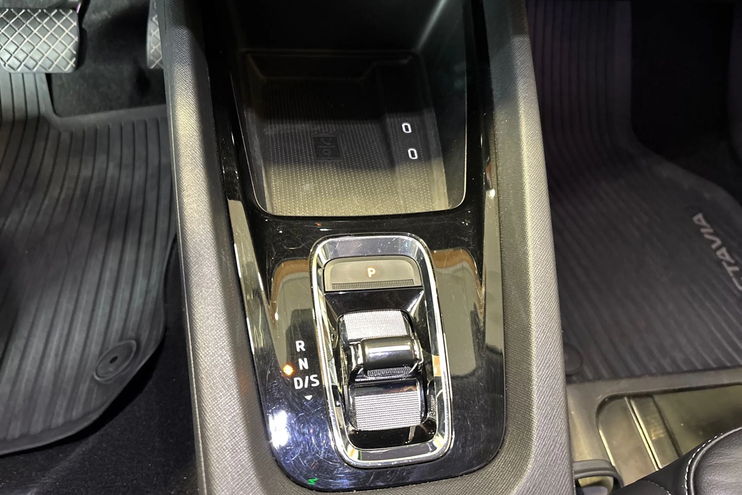 Valkoinen Skoda Octavia 2021 kuva 20.