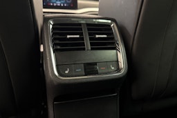 harmaa Skoda Octavia 2021 kuva 16.