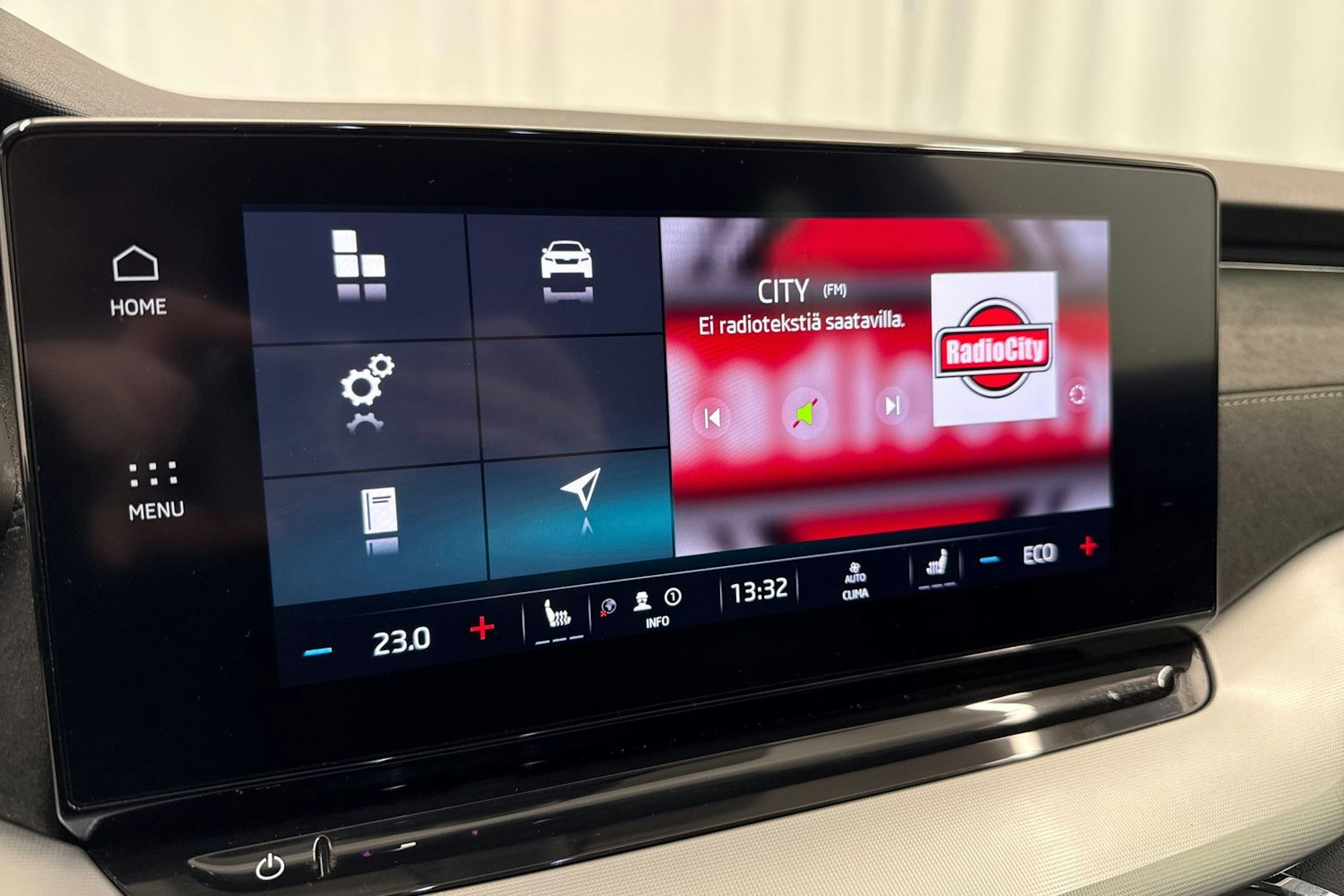harmaa Skoda Octavia 2021 kuva 21.