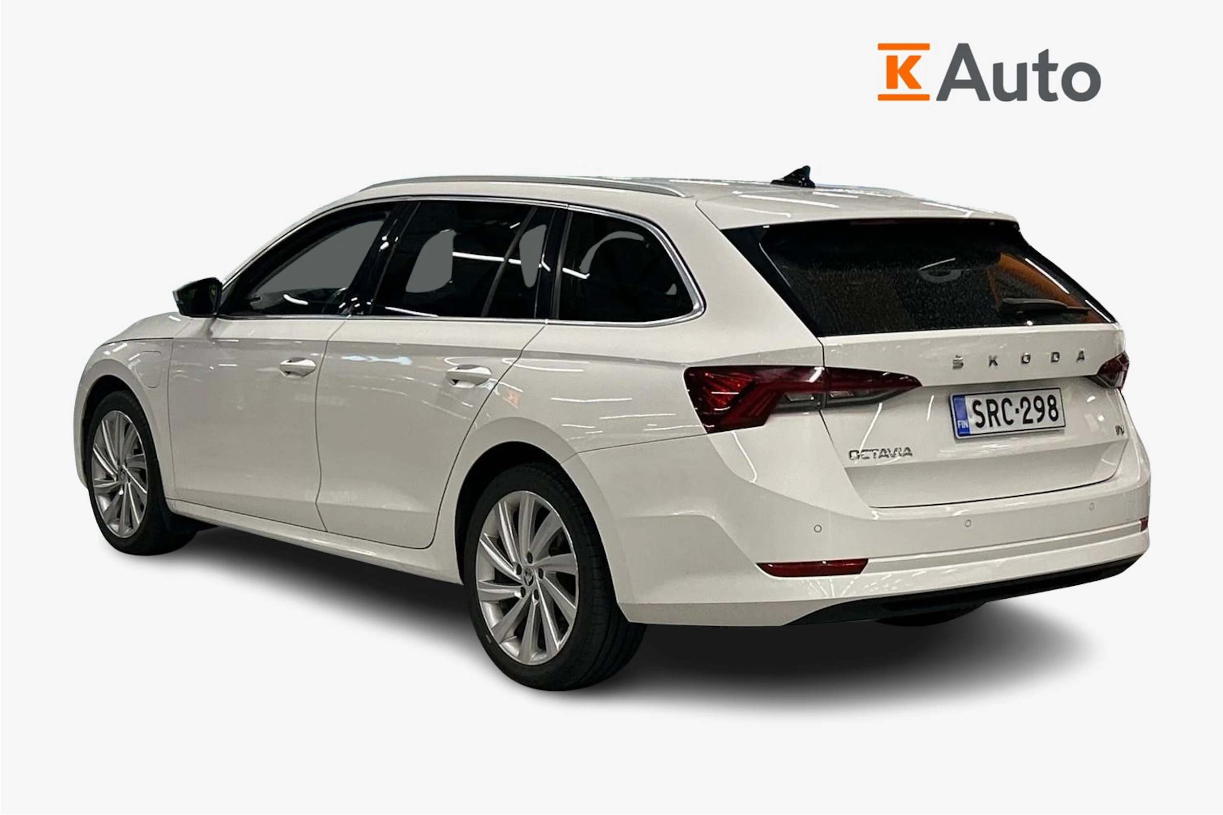 valkoinen Skoda Octavia 2021 kuva 2.