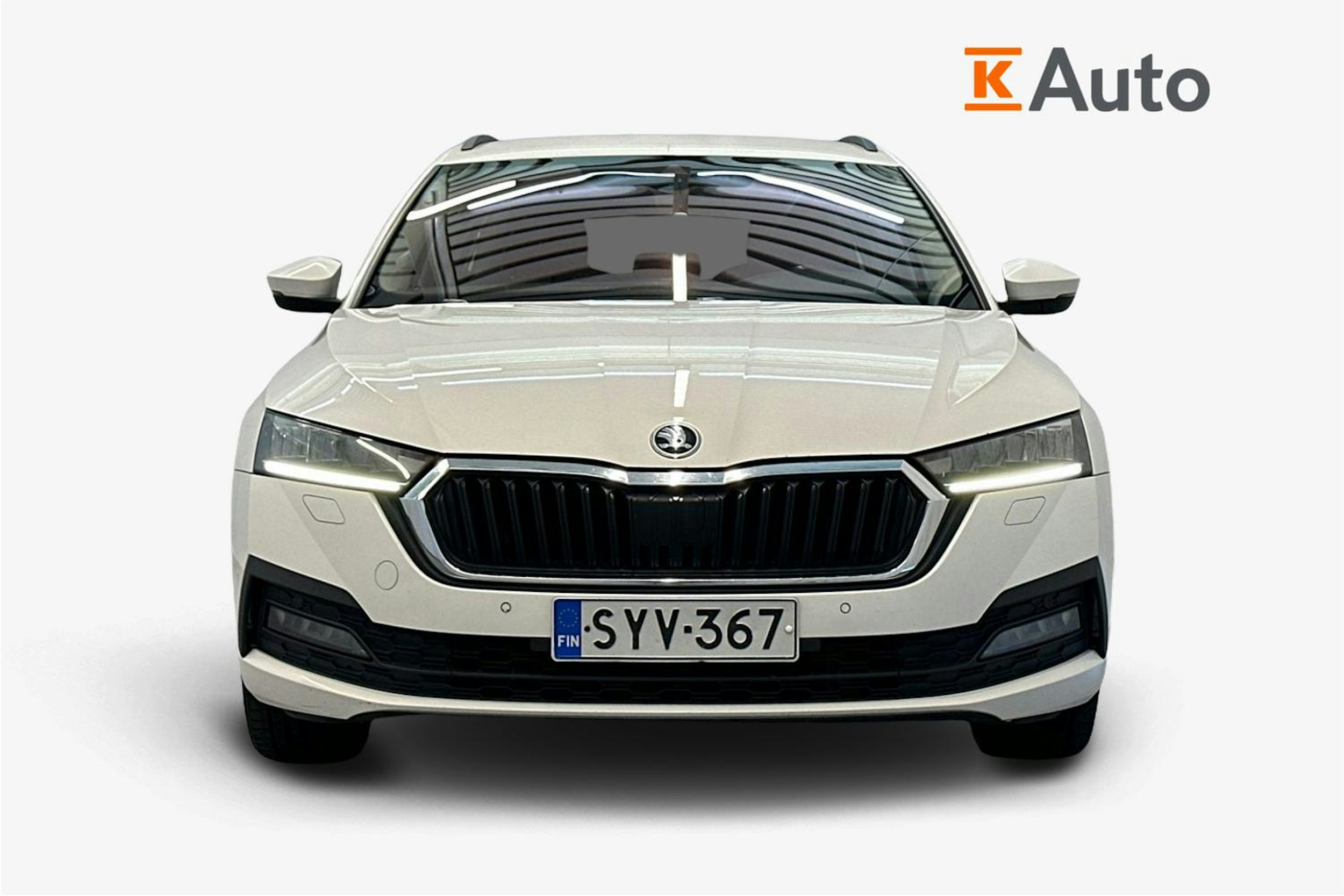 valkoinen Skoda Octavia 2021 kuva 5.