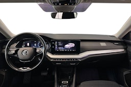 valkoinen Skoda Octavia 2021 kuva 9.