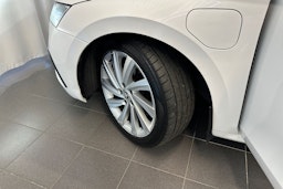 valkoinen Skoda Octavia 2021 kuva 13.