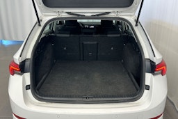 valkoinen Skoda Octavia 2021 kuva 14.