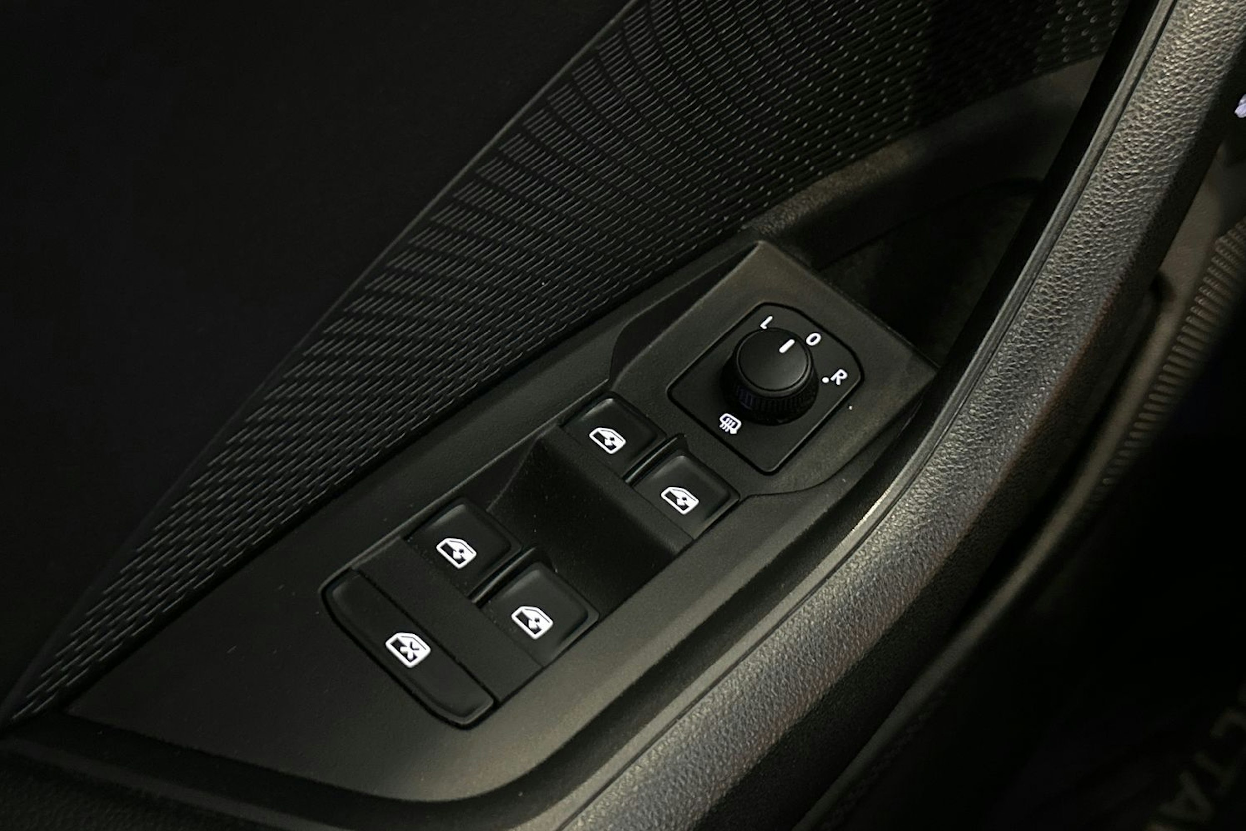 valkoinen Skoda Octavia 2021 kuva 15.