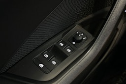 valkoinen Skoda Octavia 2021 kuva 15.