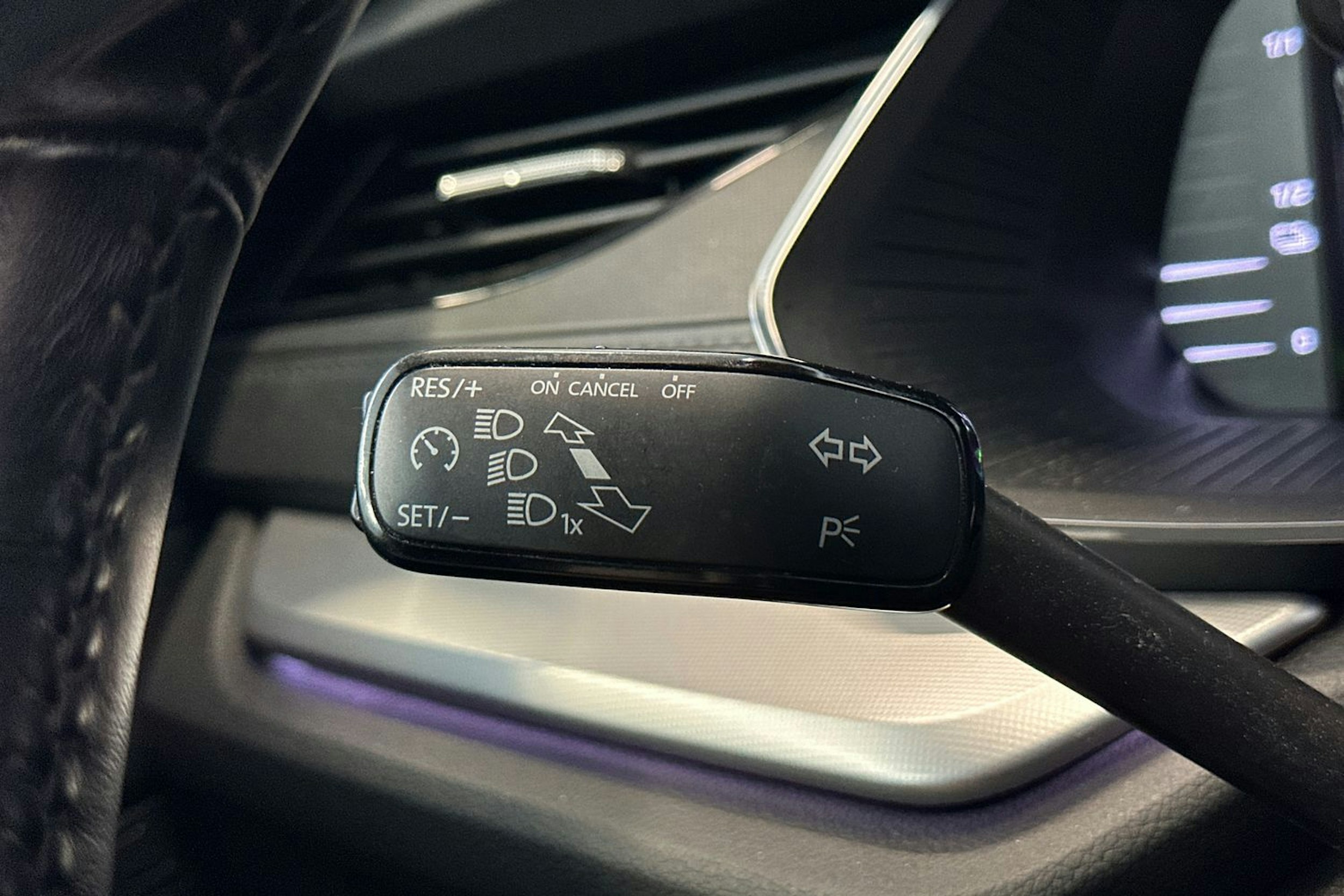 valkoinen Skoda Octavia 2021 kuva 19.