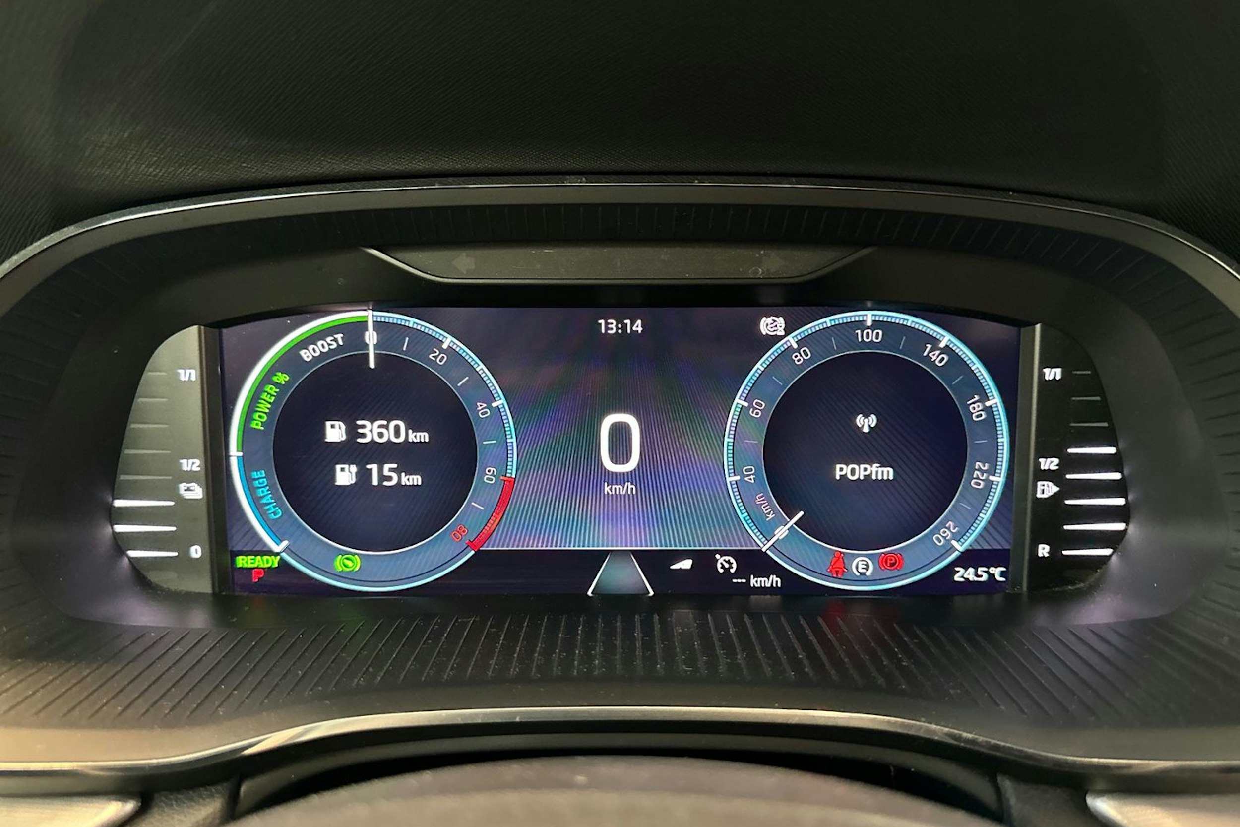 valkoinen Skoda Octavia 2021 kuva 20.