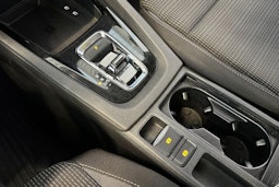 valkoinen Skoda Octavia 2021 kuva 21.