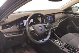 sininen Skoda Octavia 2021 kuva 3.