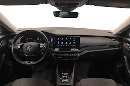sininen Skoda Octavia 2021 kuva 7.