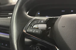 sininen Skoda Octavia 2021 kuva 13.